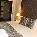 The Lane - Boutique 3*